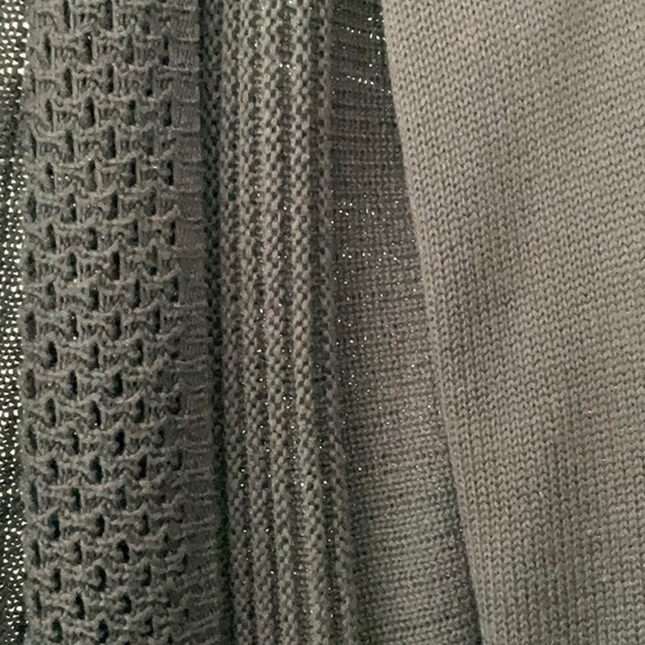 89th & Madison sweater - Picture 2 of 2